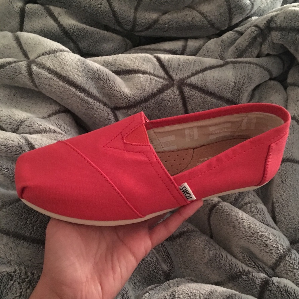 TOMS Classic coral canvas slip on